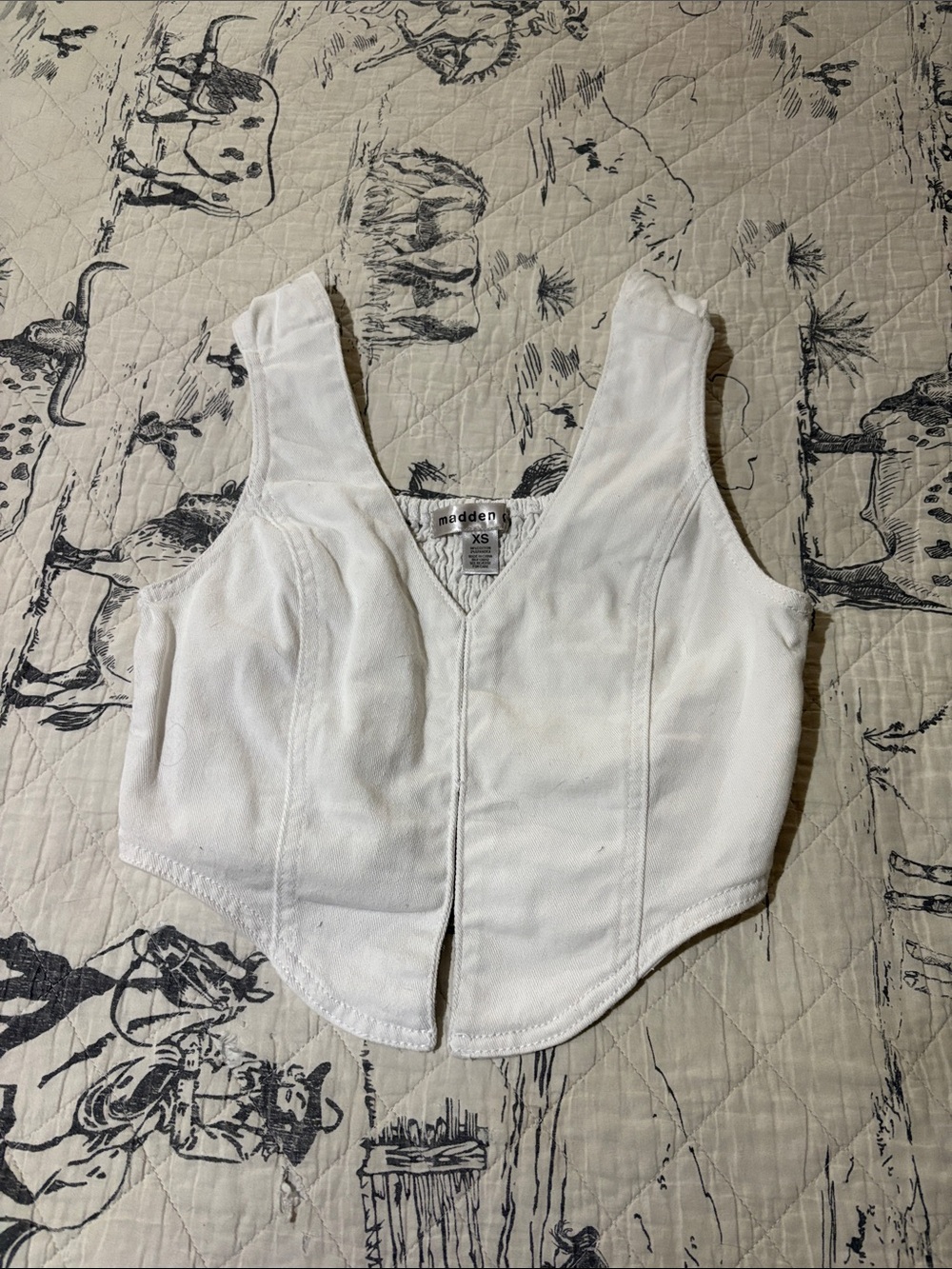 Madden Girl White Cropped V-Neck Tank Top